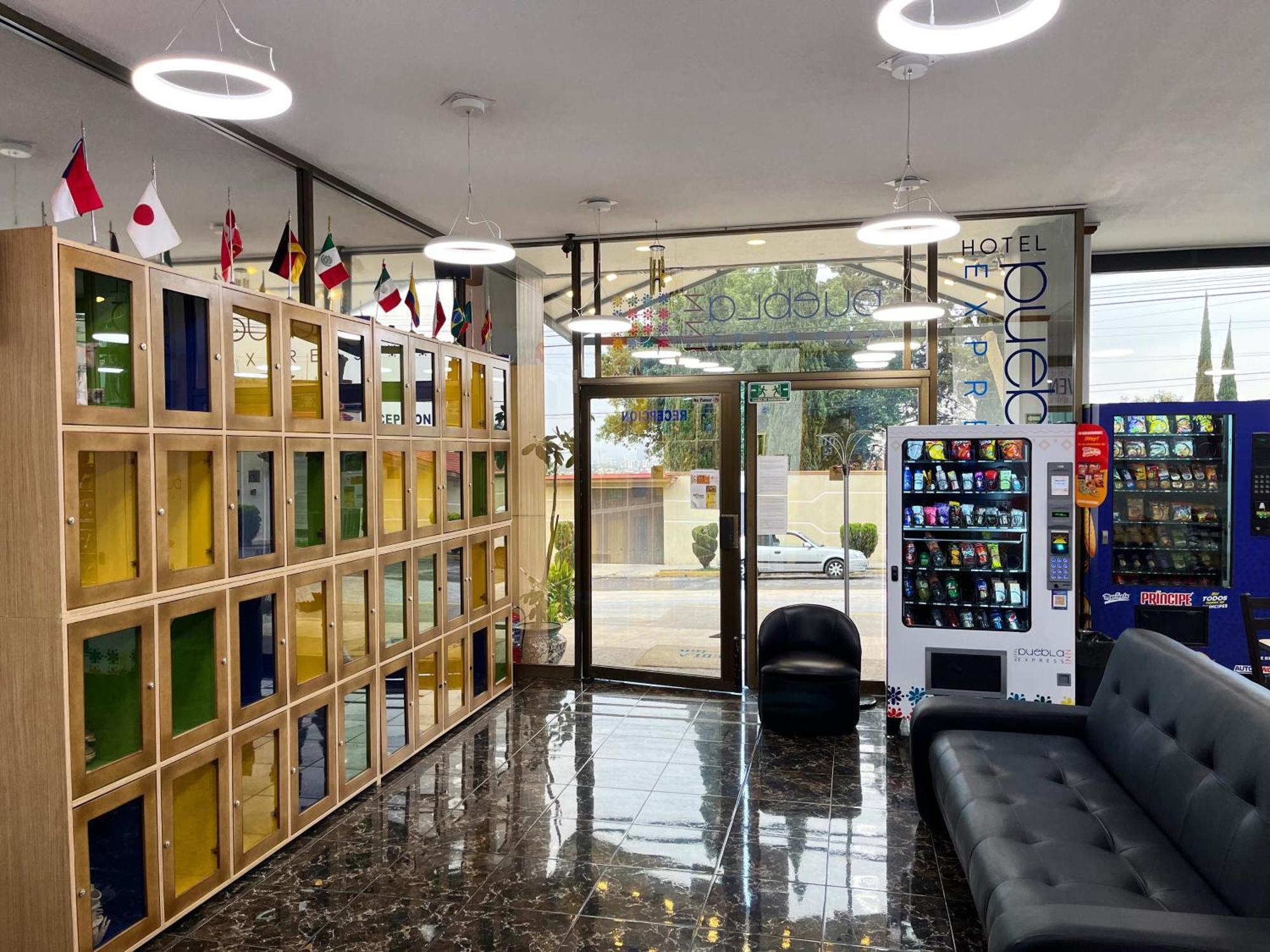 Puebla Inn Express Экстерьер фото